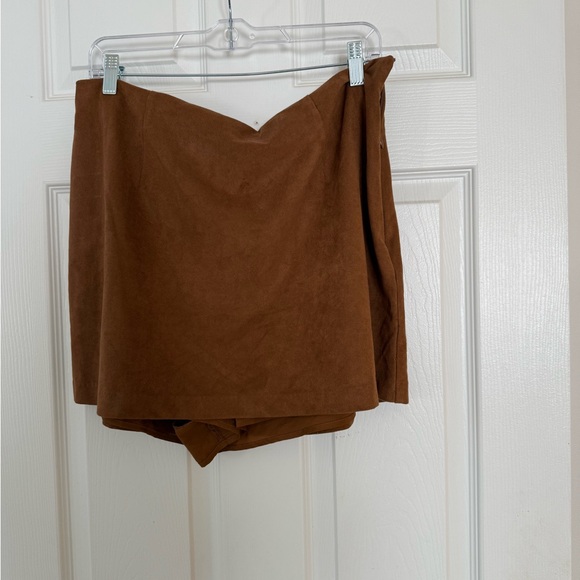 Abercrombie & Fitch Tan Suede Skirt - Picture 2 of 3